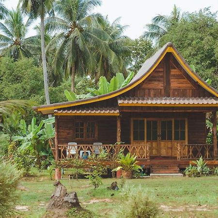 Kohjum Freedom Resort Koh Jum Ngoại thất bức ảnh