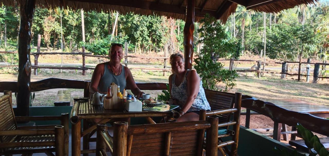 Kohjum Freedom Resort Koh Jum Ngoại thất bức ảnh