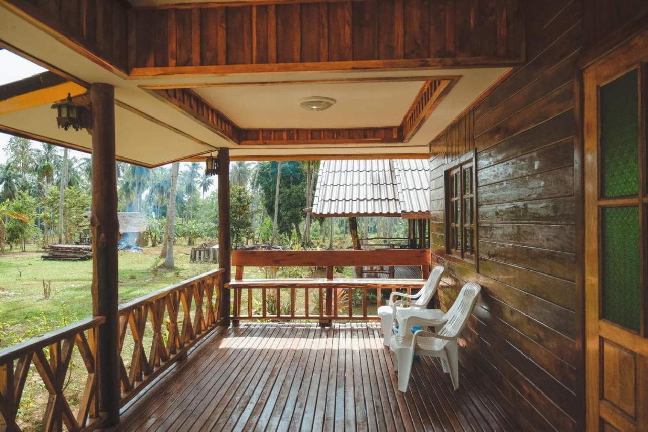 Kohjum Freedom Resort Koh Jum Ngoại thất bức ảnh
