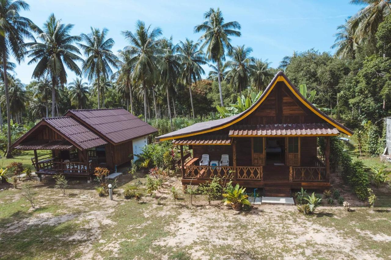 Kohjum Freedom Resort Koh Jum Ngoại thất bức ảnh