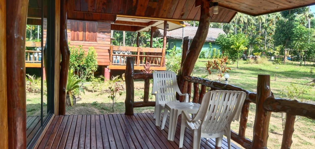 Kohjum Freedom Resort Koh Jum Ngoại thất bức ảnh