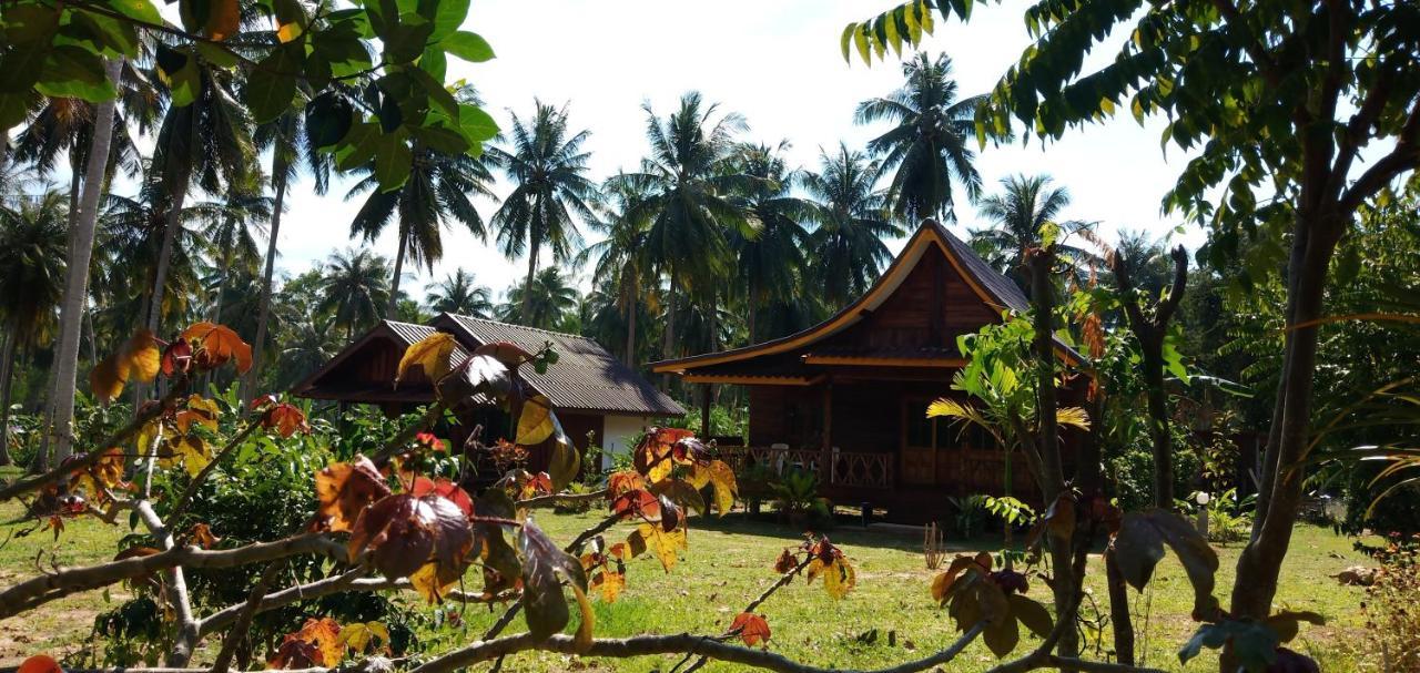 Kohjum Freedom Resort Koh Jum Ngoại thất bức ảnh