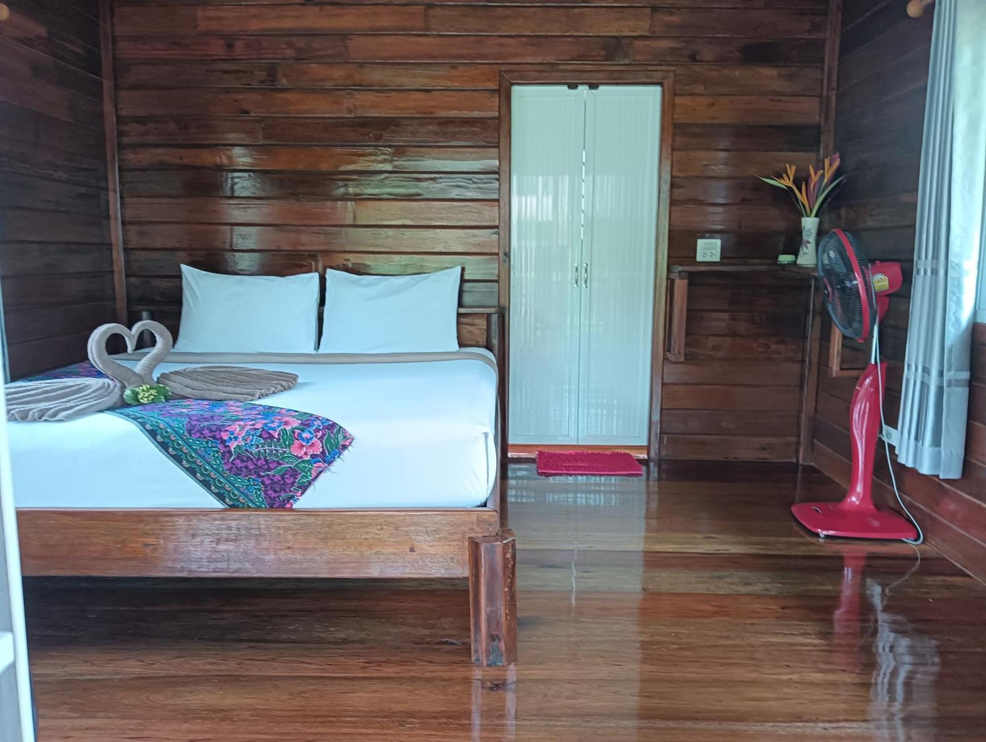 Kohjum Freedom Resort Koh Jum Ngoại thất bức ảnh