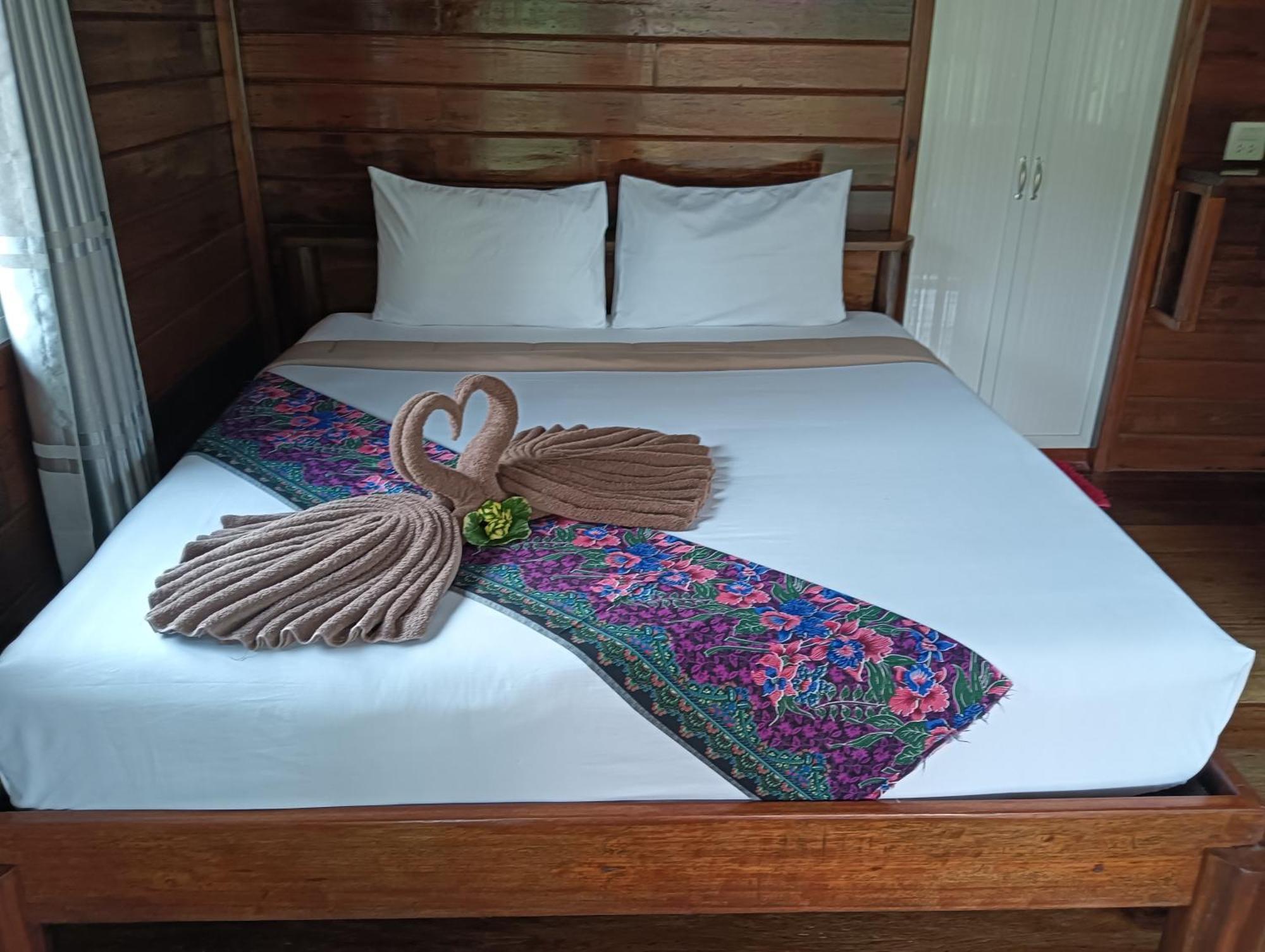 Kohjum Freedom Resort Koh Jum Ngoại thất bức ảnh