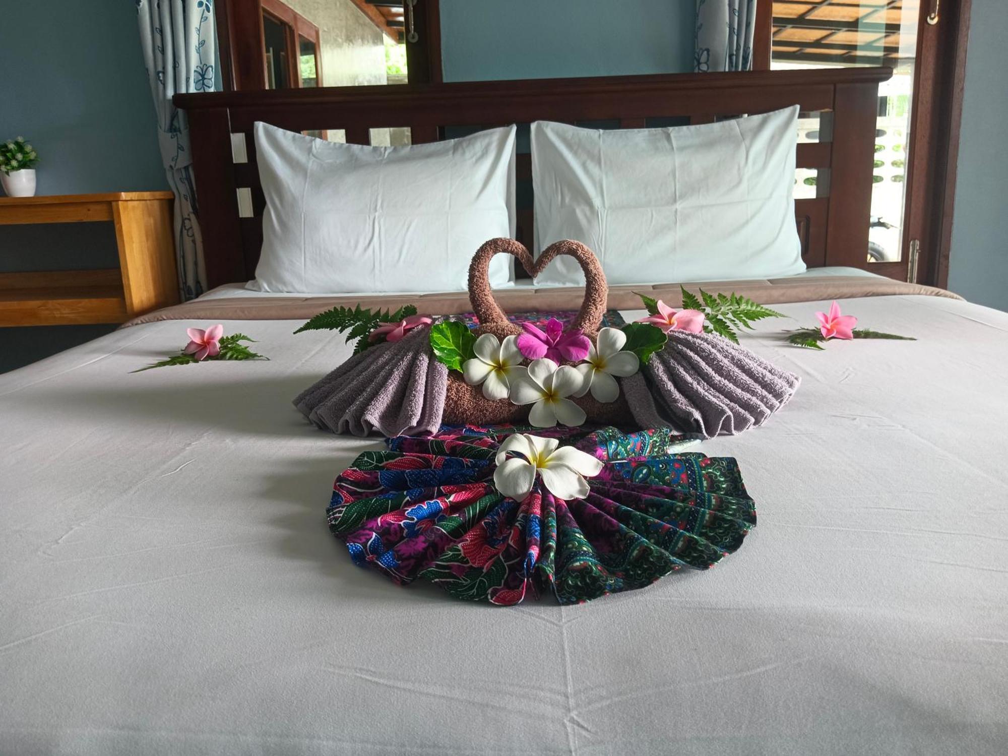 Kohjum Freedom Resort Koh Jum Ngoại thất bức ảnh