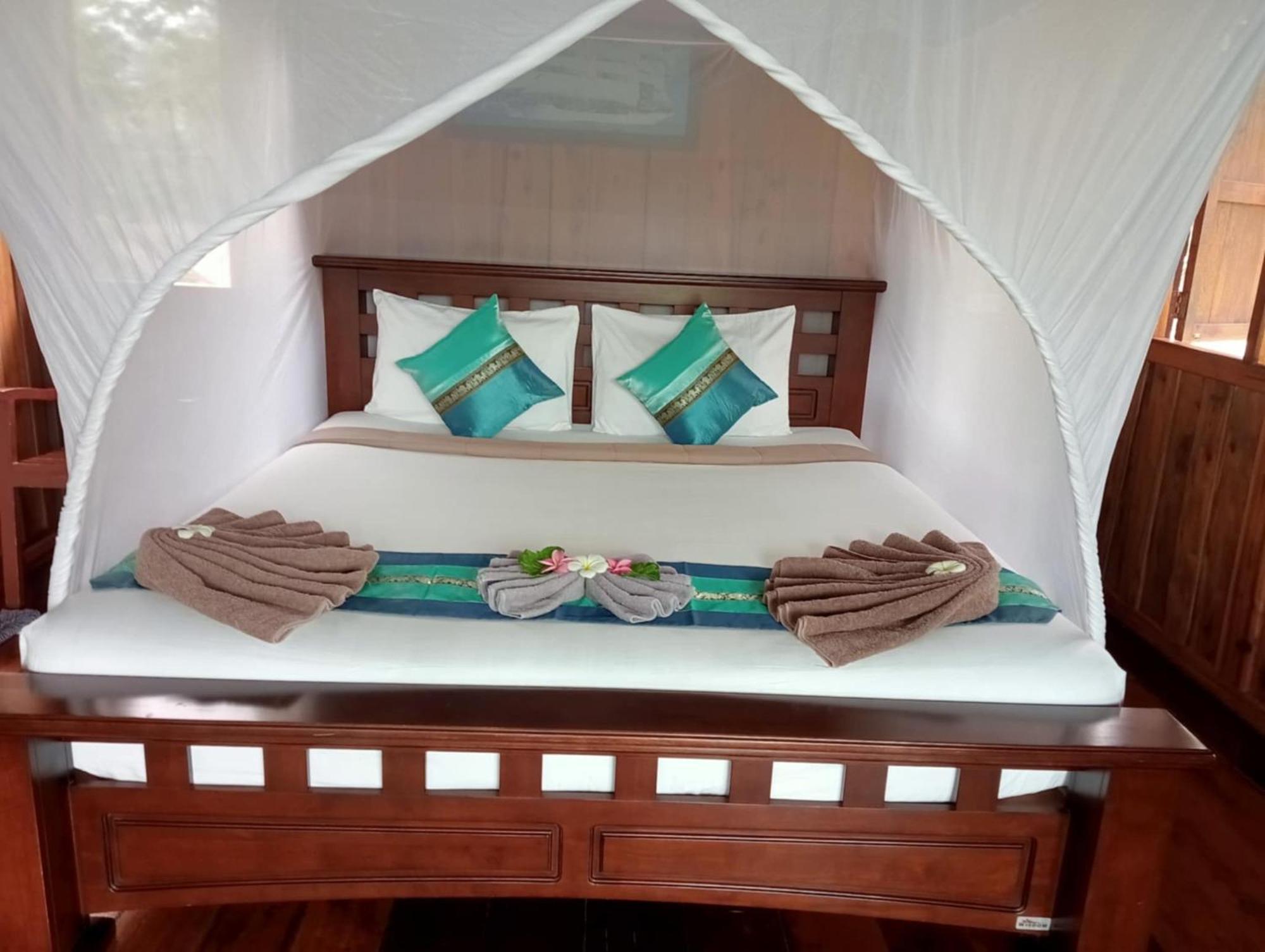 Kohjum Freedom Resort Koh Jum Ngoại thất bức ảnh